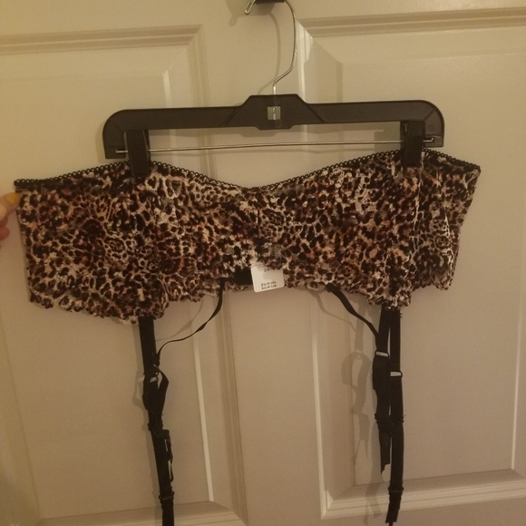 Torrid cheetah lace garter belt - Picture 4 of 4